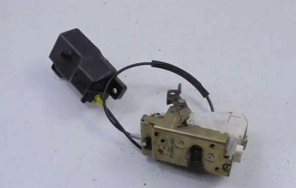 Ford Escort Rear door lock 95AGA264A27BC