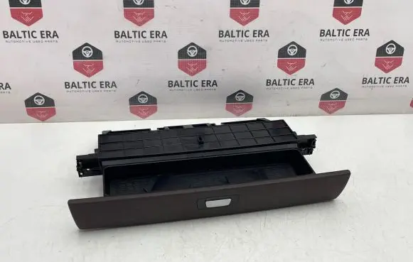 BMW 5 GT F07 Glove box 9199118 15052014 502366