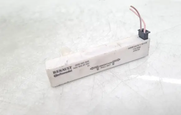 Renault Megane III Antenna control unit 285906352R