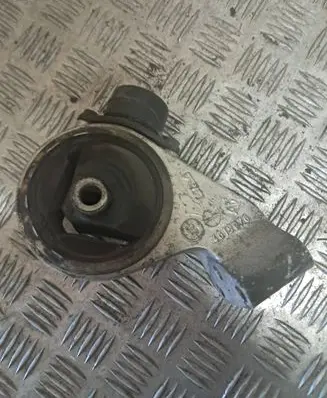 Mitsubishi Space Star Engine mount bracket 4618076