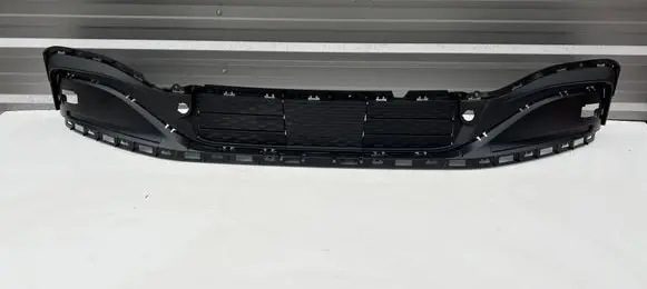Ford Mustang Mach-E Intercooler air channel guide LJ9B-8475