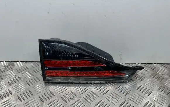 Lexus CT 200H Tailgate rear/tail lights