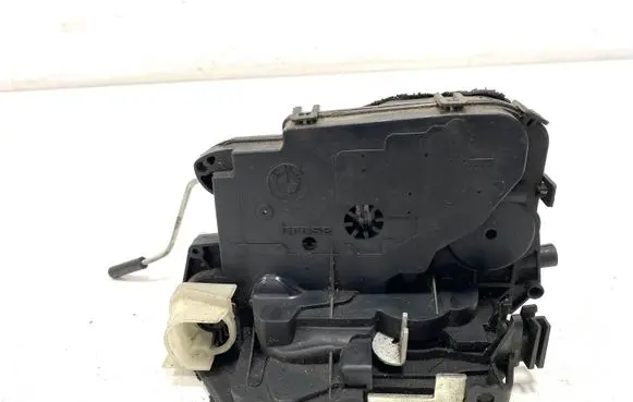 BMW X1 E84 Front door lock 7059968