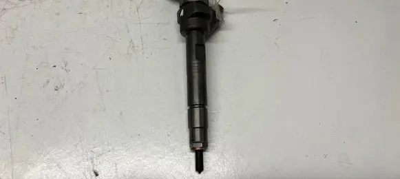 BMW 5 F10 F11 Fuel injector 7810702 781070203