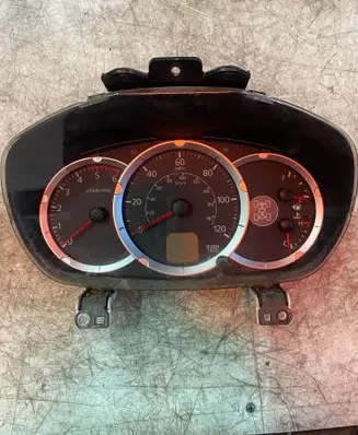 Mitsubishi L200 Speedometer (instrument cluster) 8100B651