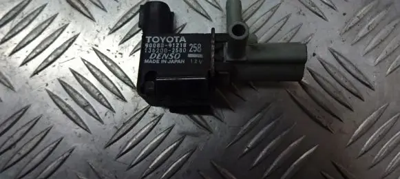 Toyota Corolla E120 E130 Vacuum valve 90080-91218