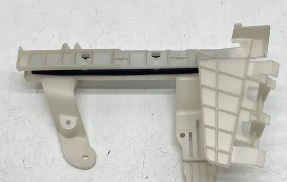 Jeep Grand Cherokee WL Front door window/glass frame 68499668 68499668AA