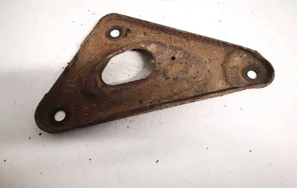 Opel Astra H Engine mounting bracket