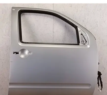 Nissan Pathfinder R51 Front door