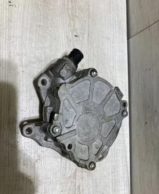 Skoda Rapid (NH) Vacuum pump 03l145100q