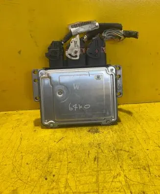 Peugeot 3008 I Engine control unit/module 9666938880
