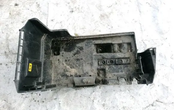 Battery box tray