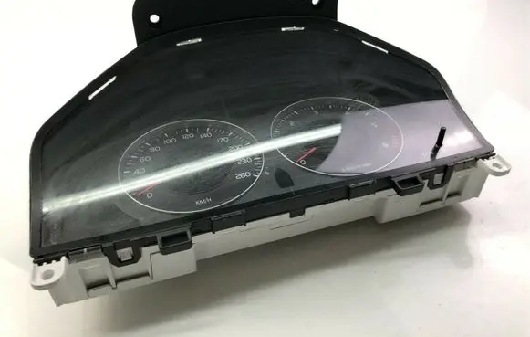 Volvo V70 Speedometer (instrument cluster) 31270899AA F1876