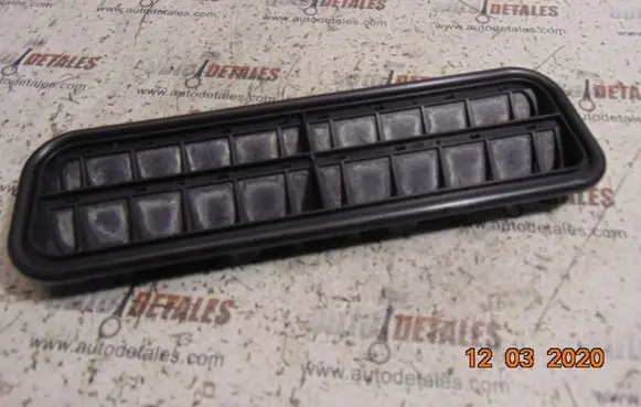 Mercedes-Benz CLS C219 Quarter panel pressure vent A2118300042