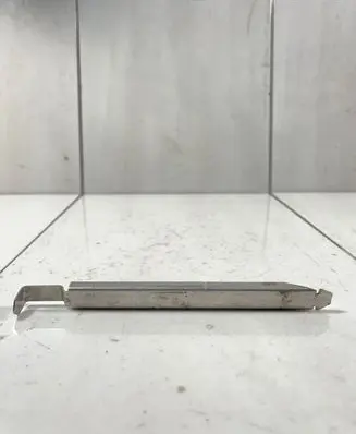 Volvo V50 Headlight/headlamp mounting bracket