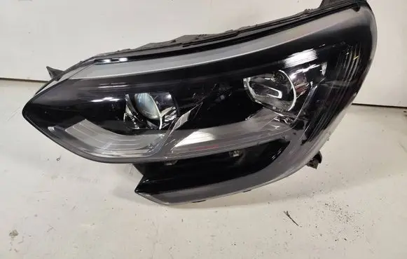Renault Megane IV Headlight/headlamp 260604982R 90108045