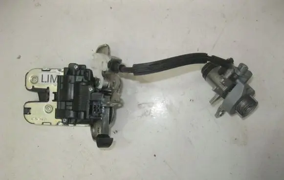 Audi A8 S8 D4 4H Tailgate/trunk/boot lock/catch/latch 4H0827505A