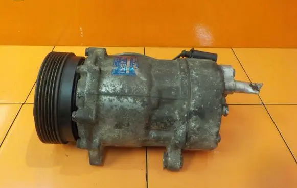 Audi TT Mk1 Air conditioning (A/C) compressor (pump) 1J0820803K