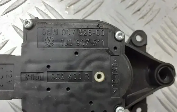 Volkswagen Golf IV A/C air flow flap actuator/motor 1J0907511