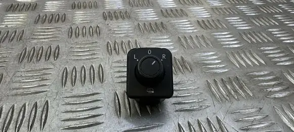 Volkswagen PASSAT B8 Wing mirror switch 3G0959565