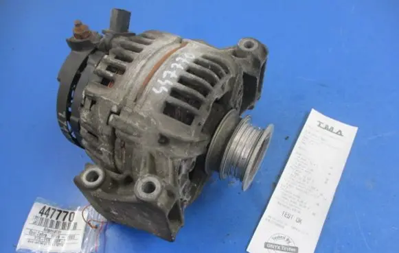 Opel Zafira A Generator/alternator 09152247