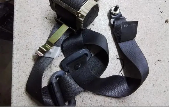 Jaguar S-Type Front seatbelt 2R83F611B08BFLEG
