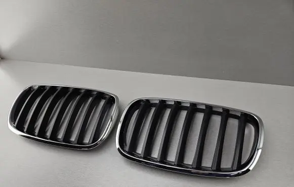BMW X5 E70 Front bumper upper radiator grill 7157687 7157688 51137157687