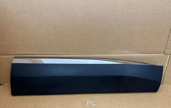 Peugeot 3008 II Front door trim (molding) 9811404077