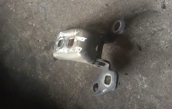 Renault Modus Front door upper hinge 205018