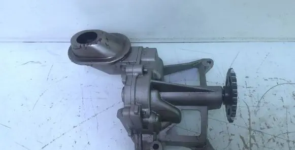 Ford Mondeo MK IV Oil pump 9682393380