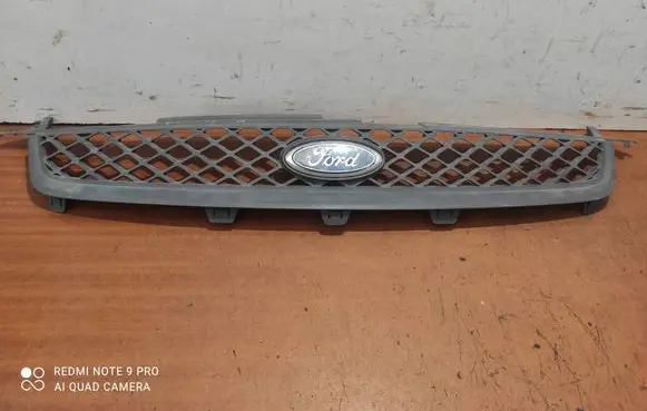 Ford Fiesta Front grill 6S618200AC