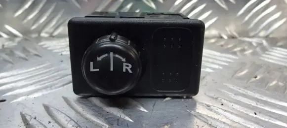 Nissan Primera Wing mirror switch
