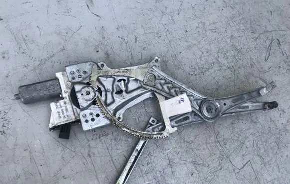 Opel Vectra C Front door window regulator with motor 9178987 0130822011