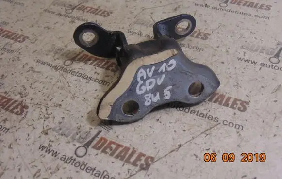 Toyota Avensis T270 Rear door upper hinge