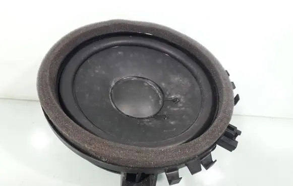 Volvo V70 Front door speaker 30657445