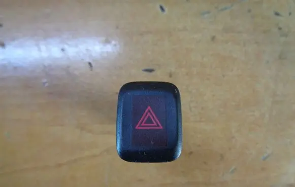 Volvo V60 Hazard light switch 9123681