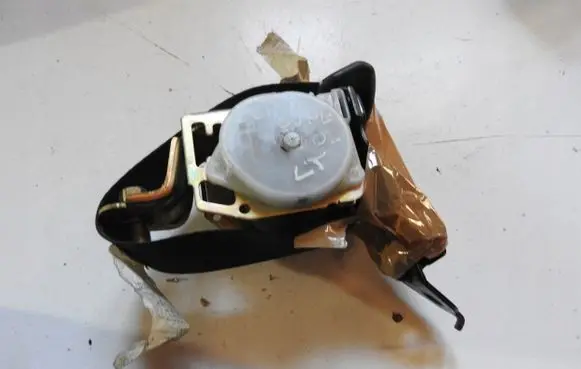 Honda Civic Seat belt trim dfyu647h87