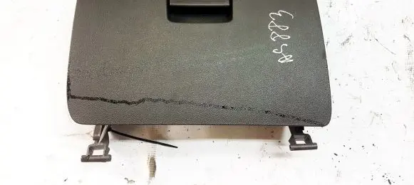 Ford Focus Glove box