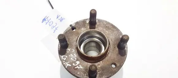 Mazda 323 Rear wheel hub