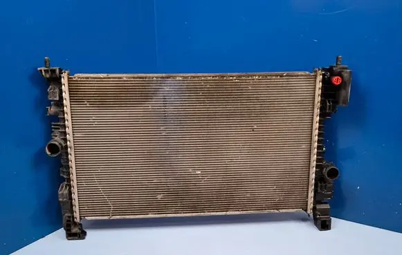 Opel Corsa E Coolant radiator 39059781 HB961001