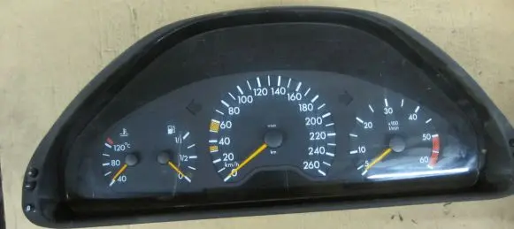 Mercedes-Benz E W210 Speedometer (instrument cluster) 2105409647