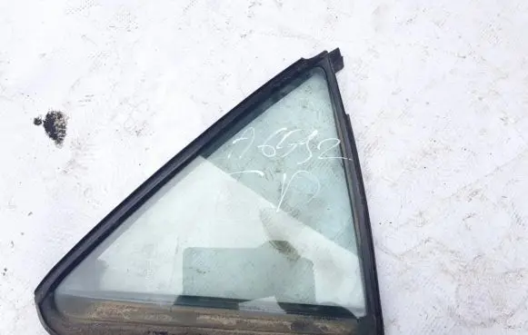 Rear vent window glass