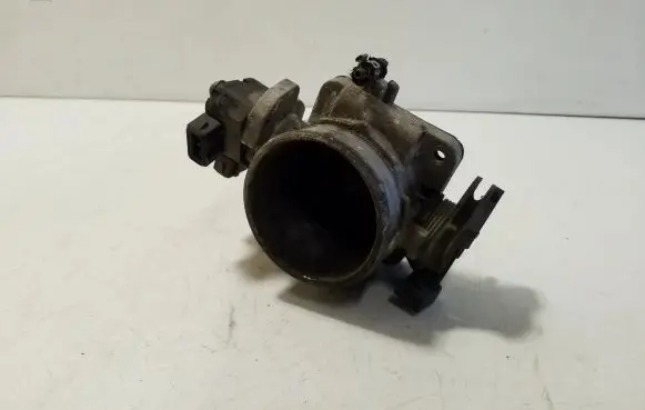 Volkswagen Golf III Throttle valve 037061AA 037907385M
