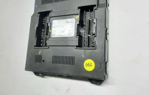 Skoda Citigo Comfort/convenience module 1S0937087