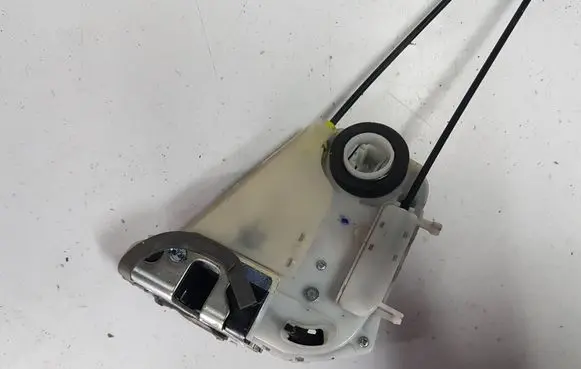 Toyota Yaris Rear door lock 