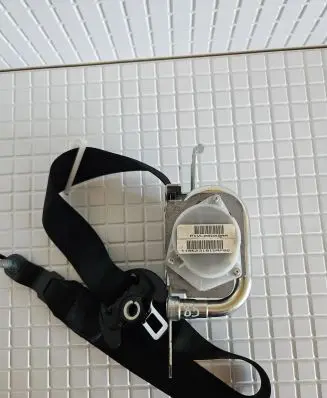 Jeep Grand Cherokee Rear seatbelt 2426129 P1GE12DX9AC