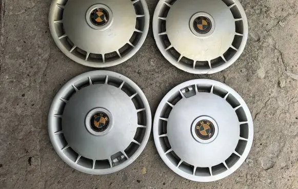 BMW 3 E30 R14 wheel hub/cap/trim 361311791701