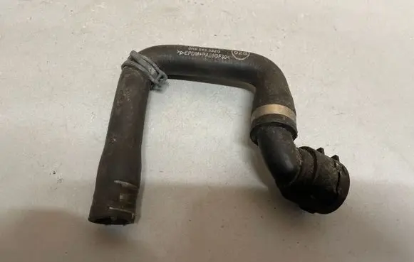 Audi A4 S4 B8 8K Engine coolant pipe/hose 8E0122293C 8K0819332G