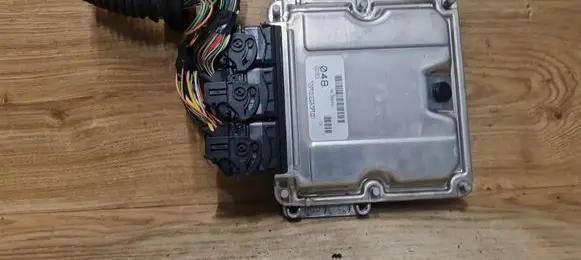 Volvo S40, V40 Engine control unit/module 30630048 0281010441