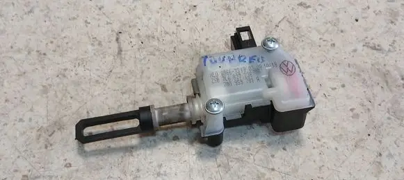 Volkswagen Touareg I Tailgate boot lock/latch motor 7L6827238 7M0959781A